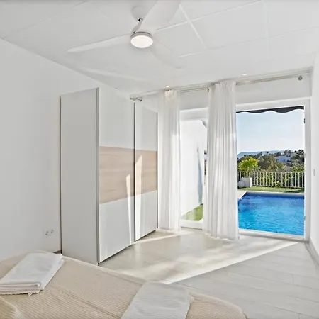 Espectacular Junto A La Playa, Piscina Privada Y Vistas Al Mar