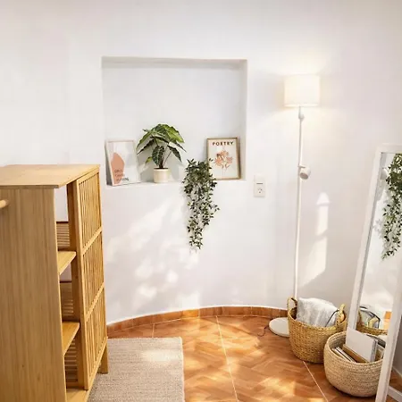 Villa Sea Views, Private Pool And Walking To *